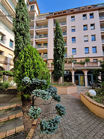 appartements-residence-services-seniors-les-hesperides-croix-rousse