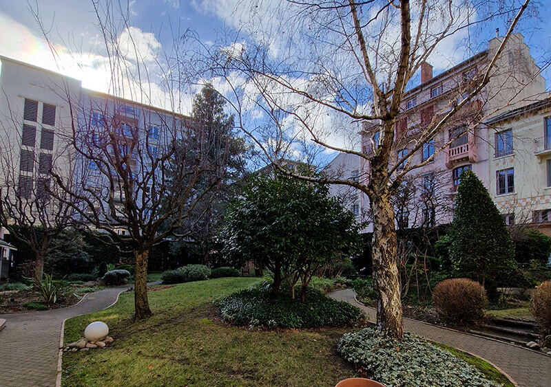location-appartement-residence-services-seniors-les-hesperides-croix-rousse